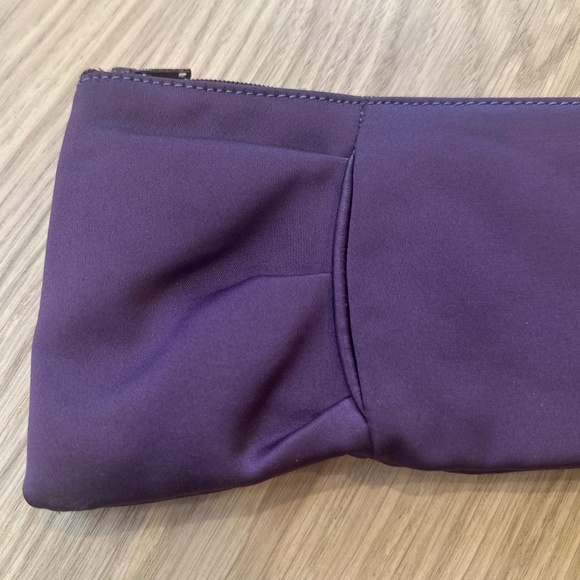 Brontibay Paris - Deep Purple Satin Bow Clutch Purse with Zip - Picture 4 of 10